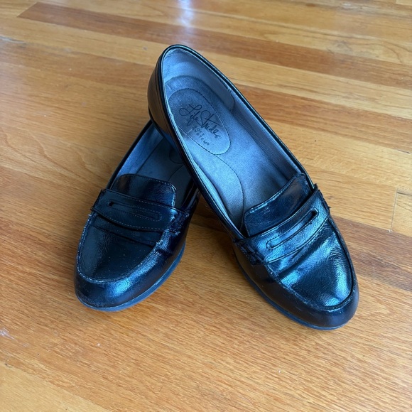 Classic Black Leather Loafer Style Flats by LifeStride Women’s Size 8 - Picture 2 of 7
